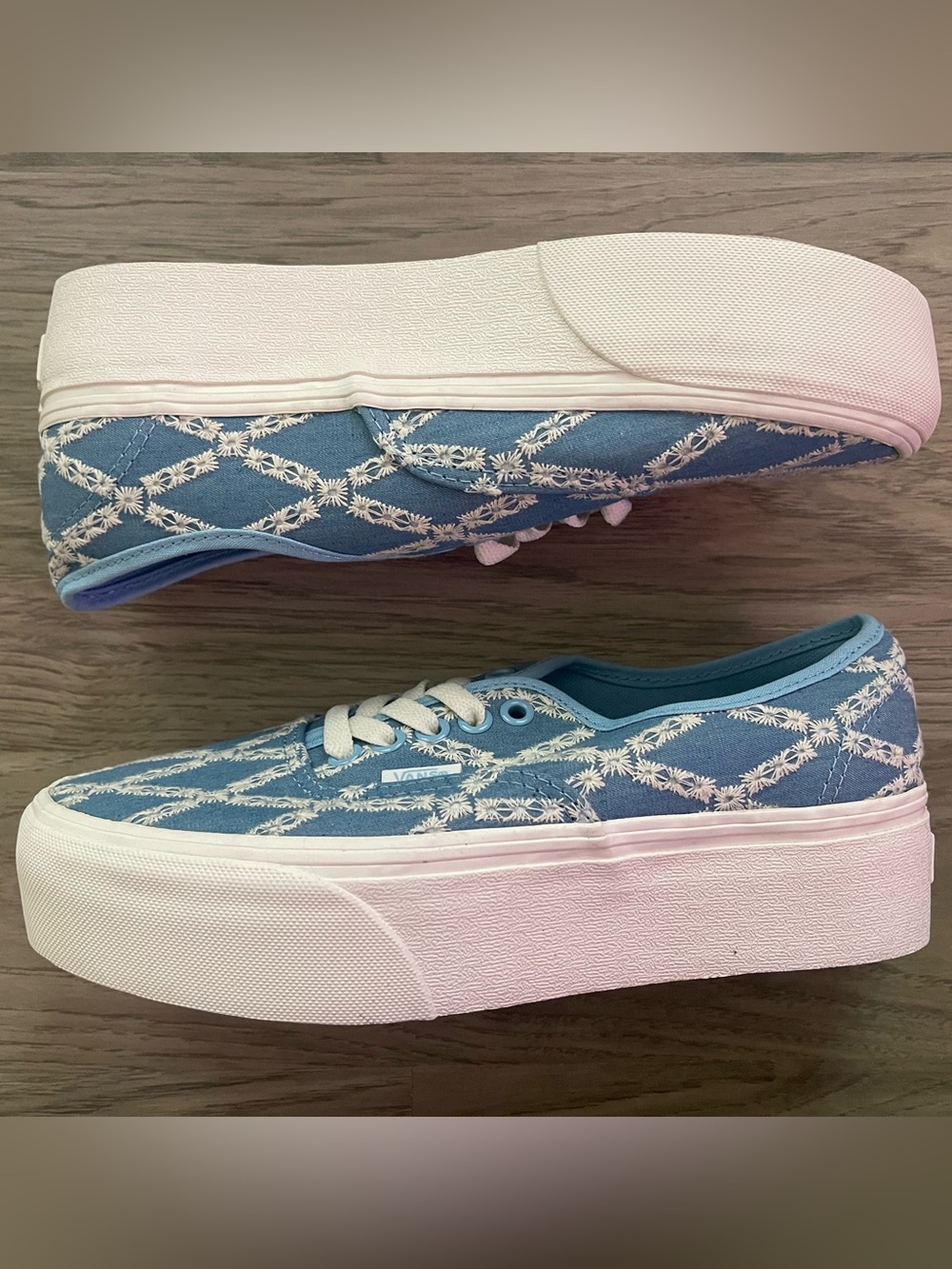 Vans Denim Stackform Blue Floral White Embroidered Platform Sneakers - Women’s 8